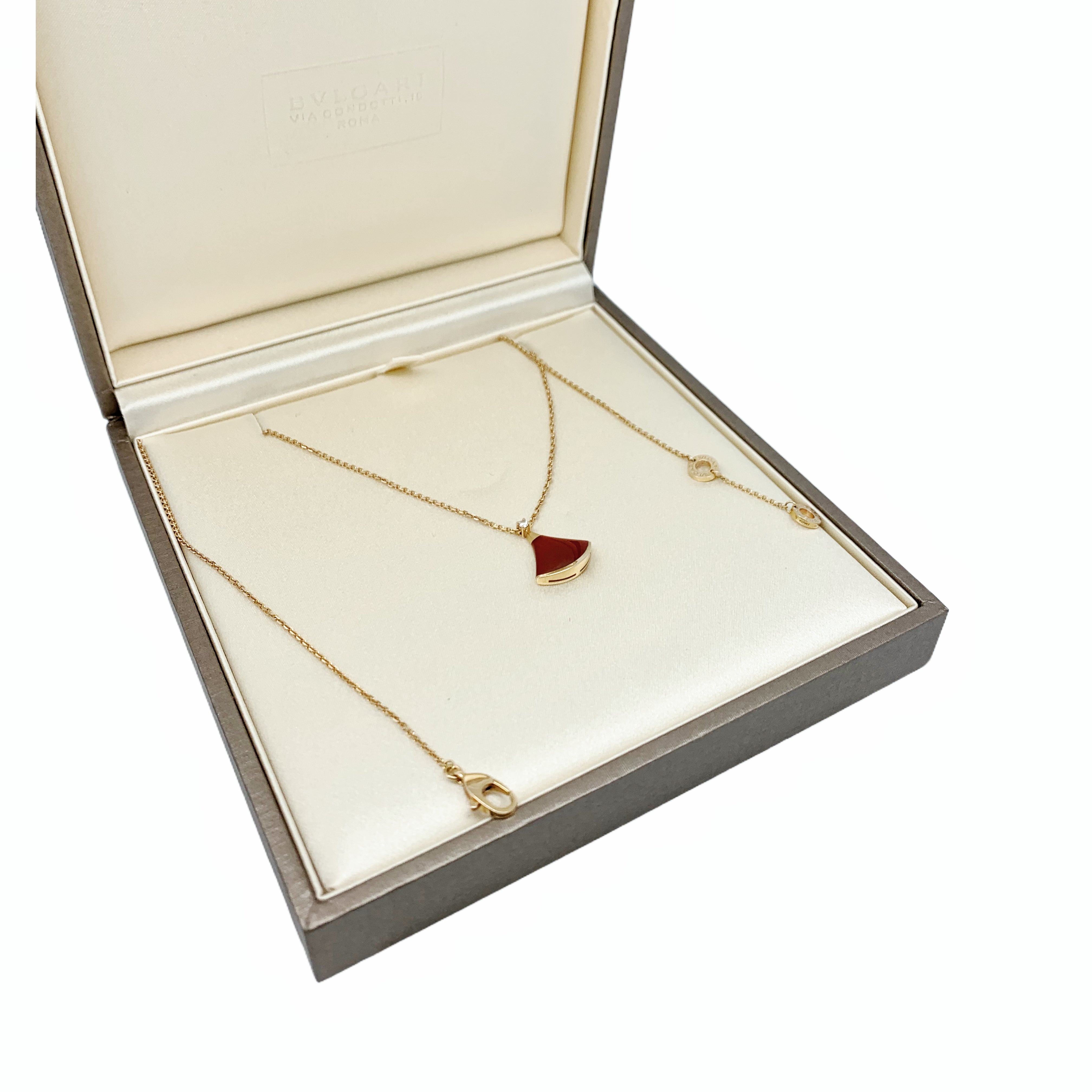 Bvlgari Divas’ Dream Rose Gold Necklace (Red) pendant set with 0.03 ct diamond/Carnelian