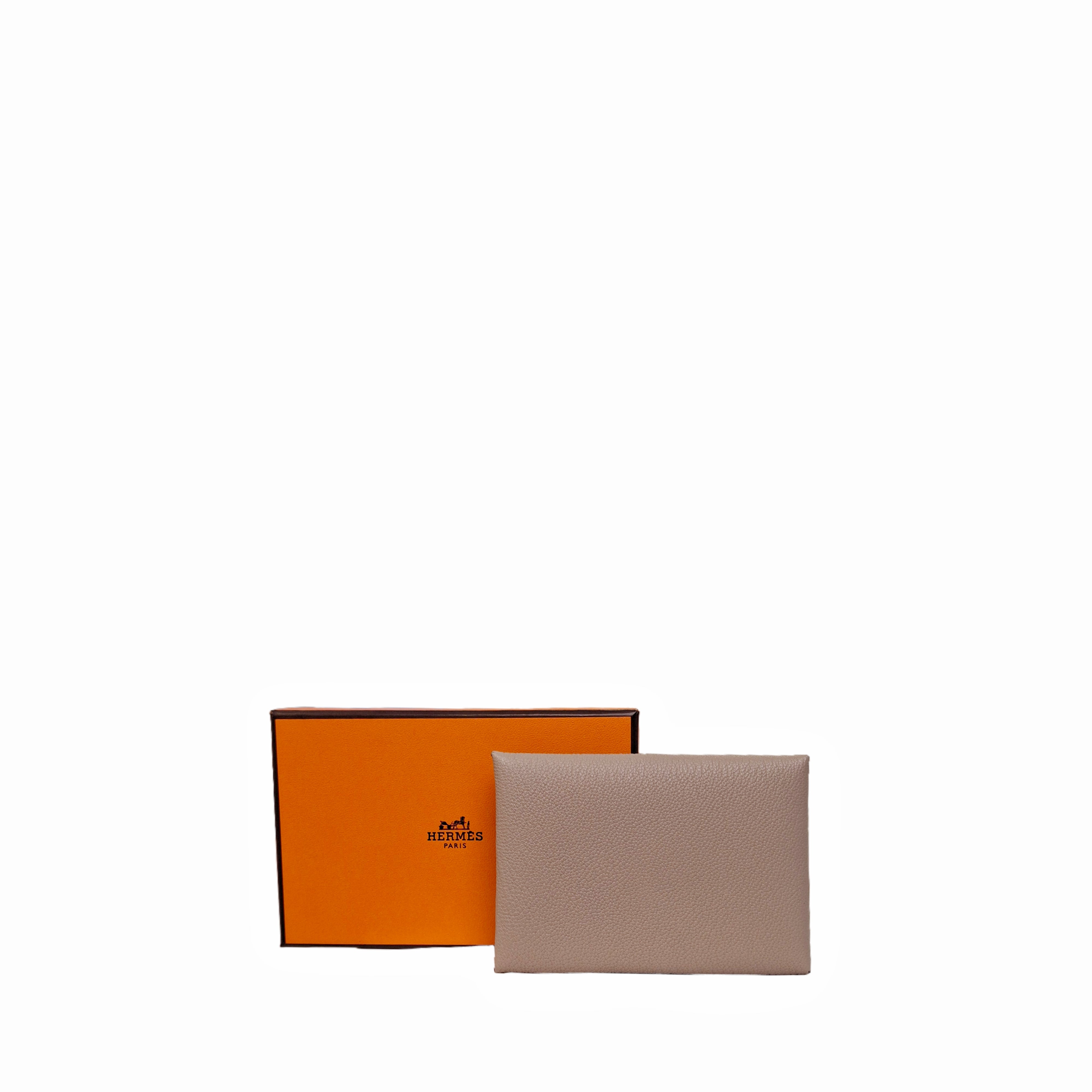 HERMÈS Calvi card holder Étoupe (Beige Gray)