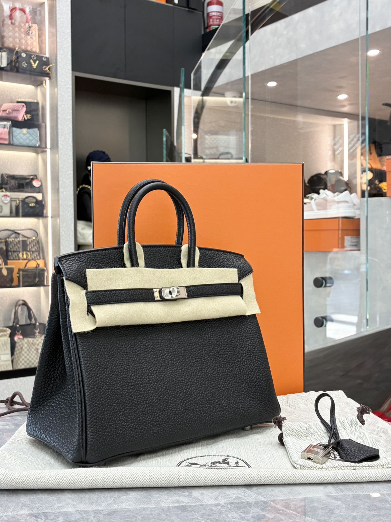 Hermès Birkin 25 bag in black Togo leather with palladium hardware