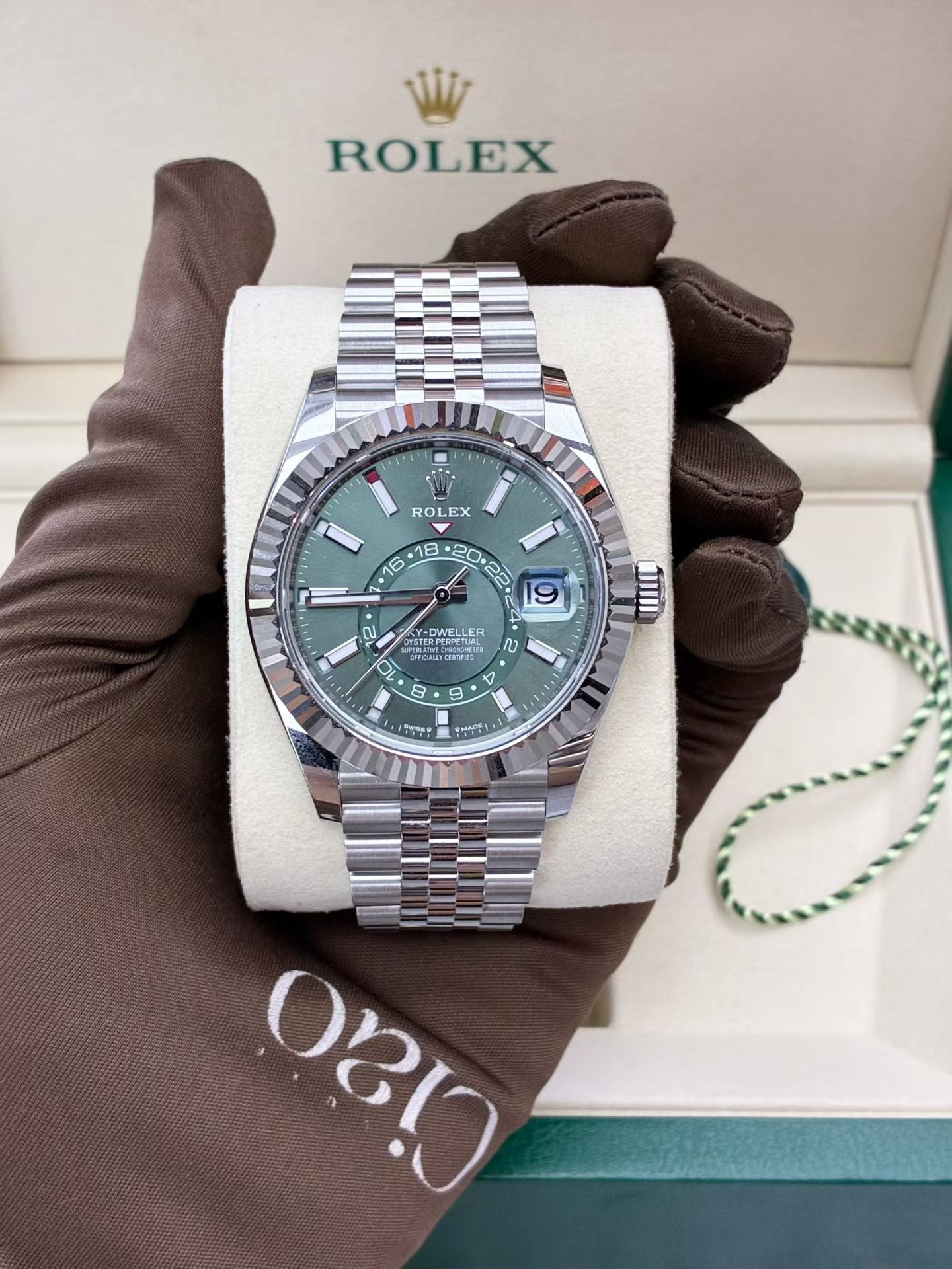 Sky-Dweller  Oyster, 42 mm, Oystersteel and white gold