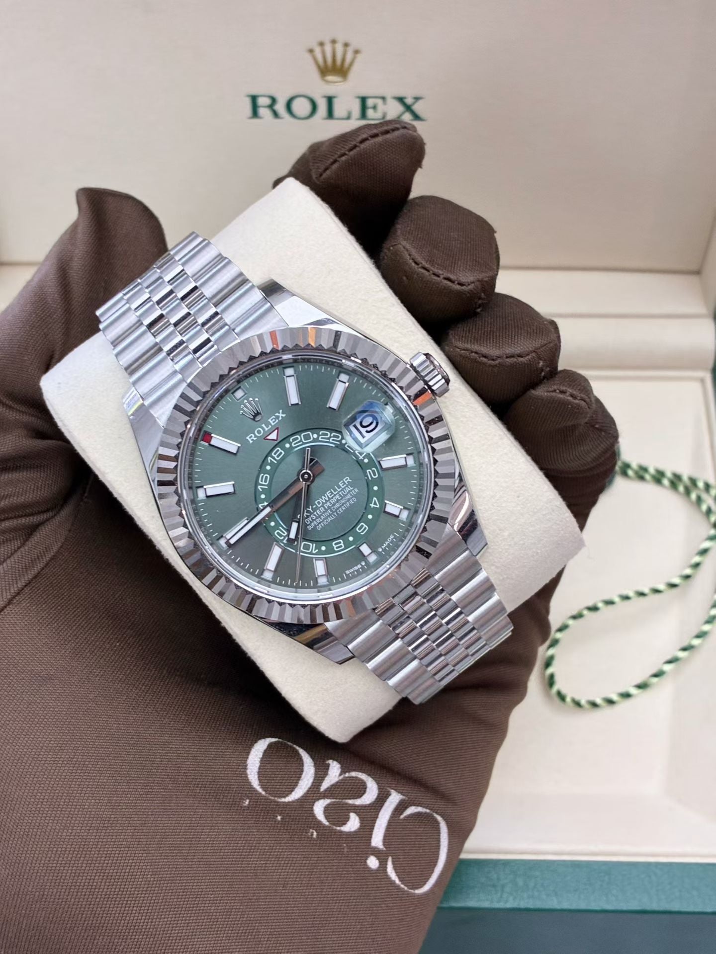 Sky-Dweller  Oyster, 42 mm, Oystersteel and white gold