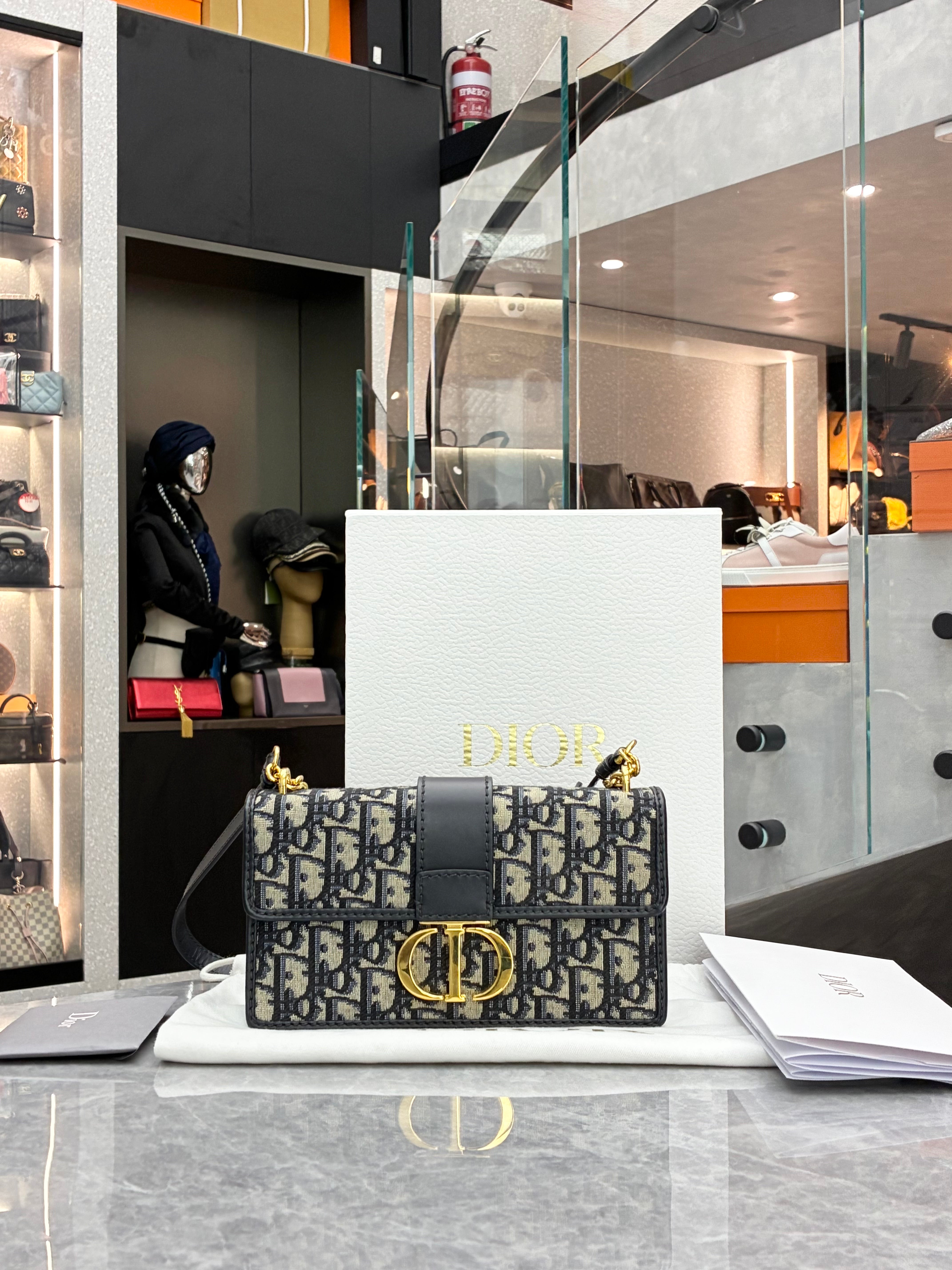 Dior 30 Montaigne East-West chain bag in blue Dior Oblique jacquard canvas