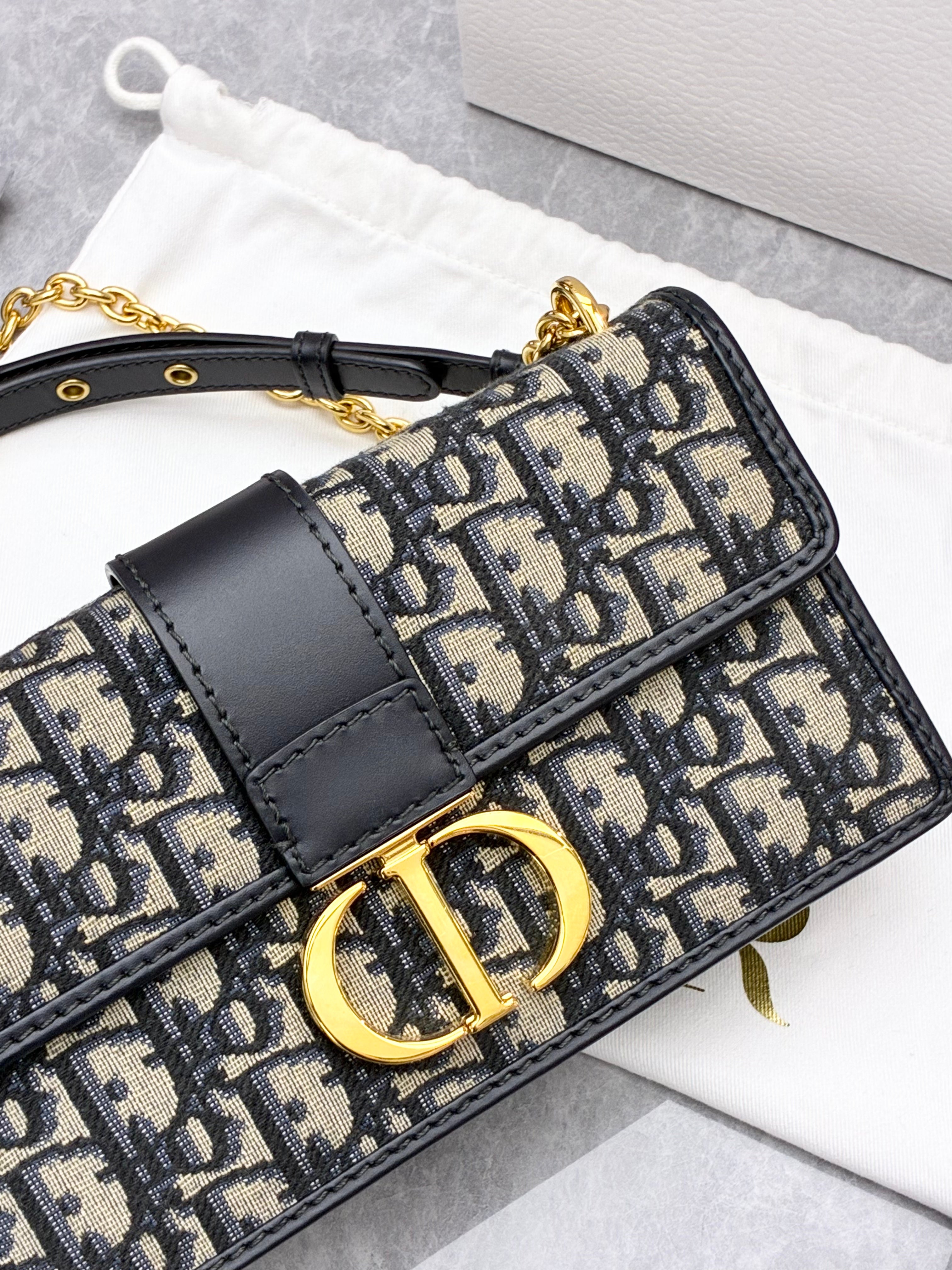 Dior 30 Montaigne East-West chain bag in blue Dior Oblique jacquard canvas