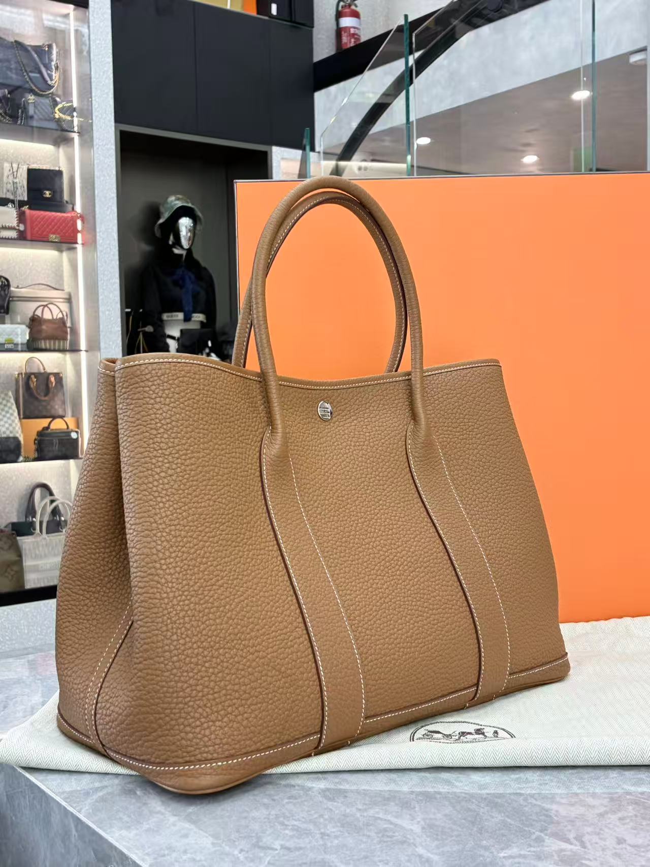 Hermès Garden Party 36 tote bag, commonly found in Gold color Negonda leather