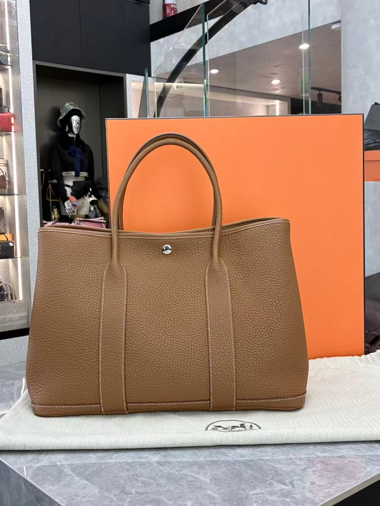 Hermès Garden Party 36 tote bag, commonly found in Gold color Negonda leather