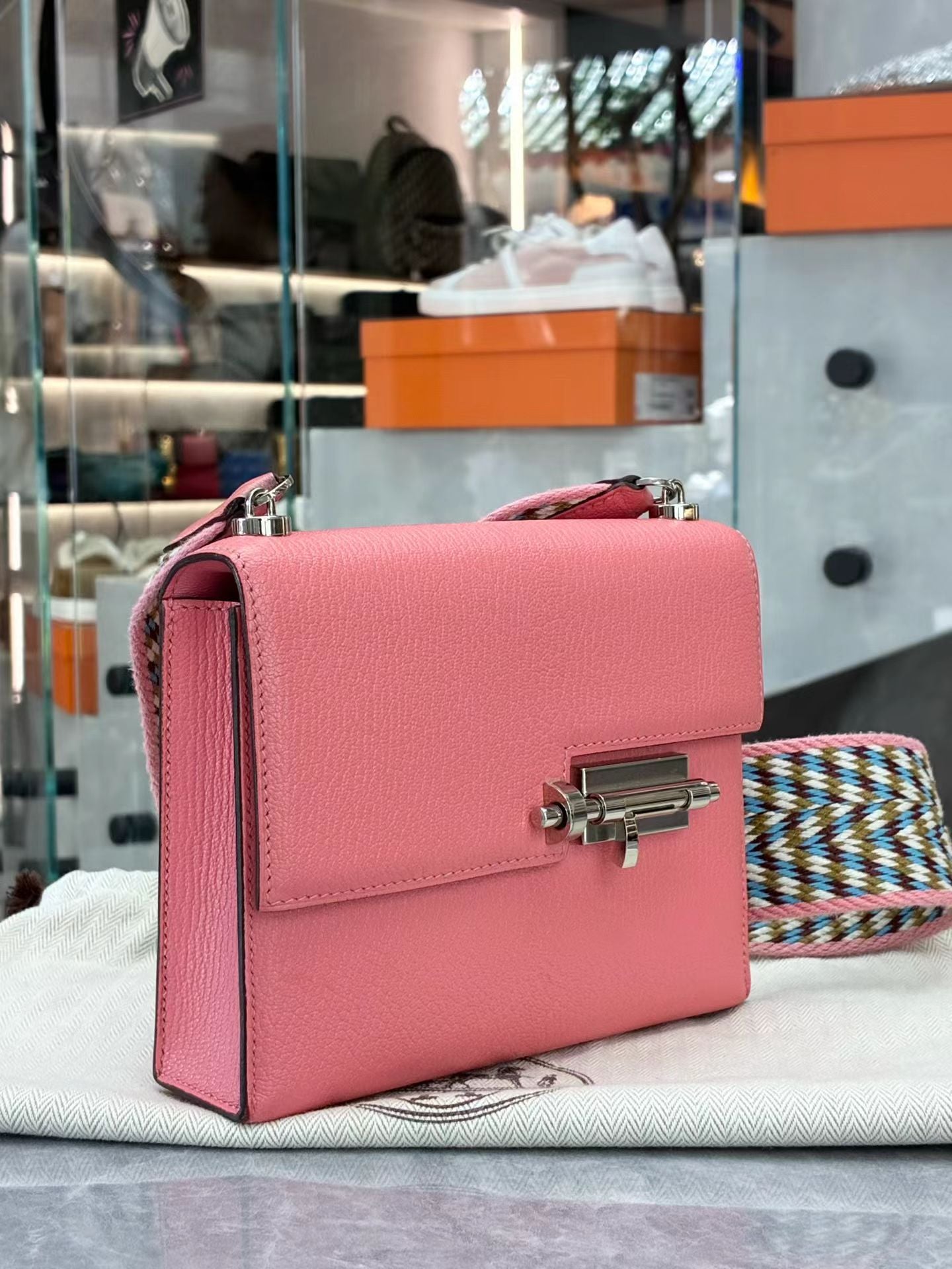 Hermès Verrou 17 Summer Limited Runway Edition Y stamp with exclusive woven wide strap