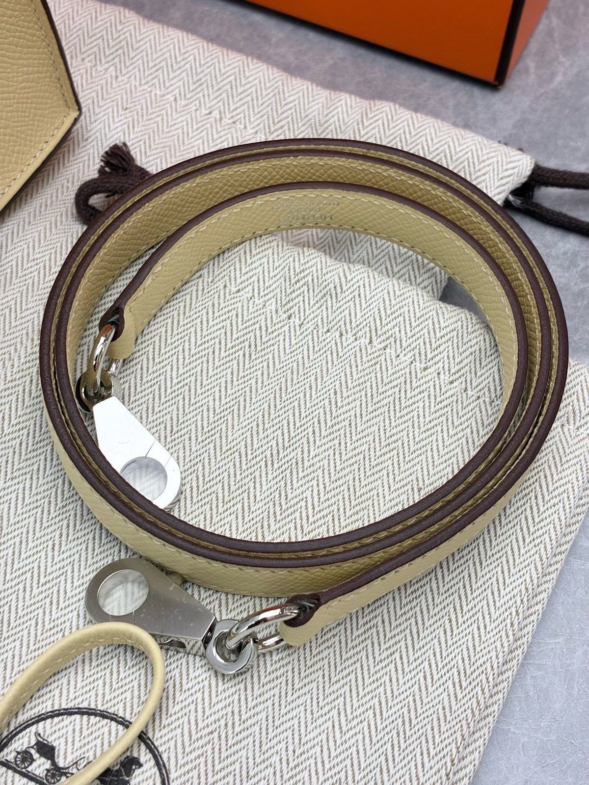 HERMÈS Kelly 25 Sellier – Vanilla Y1 Epsom Leather, Palladium Hardware, G Stamp, Brand New