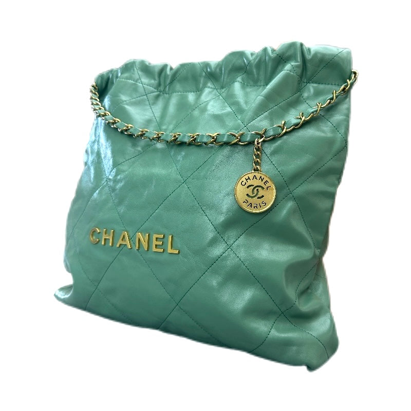 CHANEL 22 BAG Medium in Shiny Calfskin and GHW with Microchip (Green)