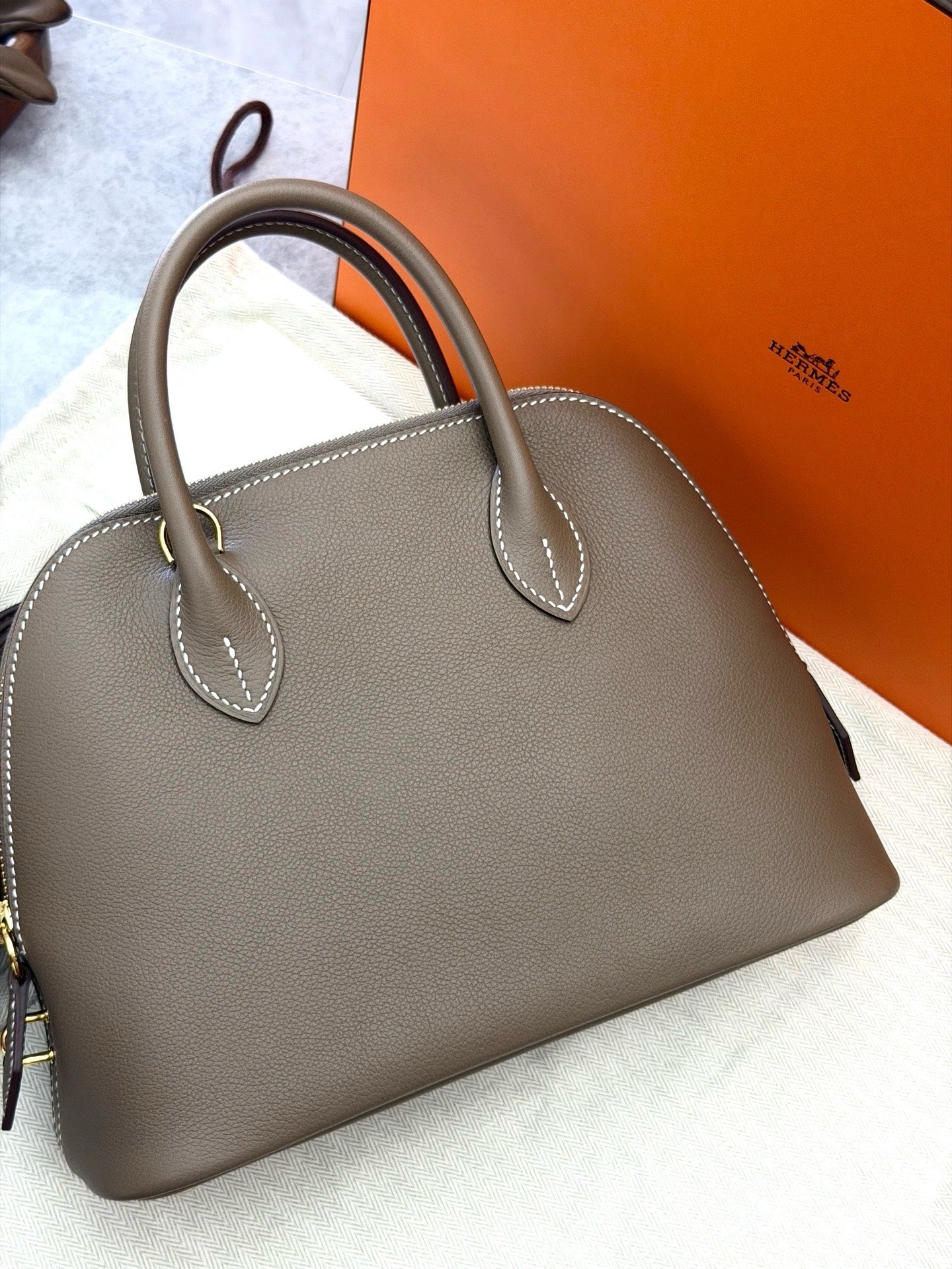 HERMÈS Bolide 25 – Etoupe Evercolor, Gold Hardware, B Stamp, Excellent Pre-Owned