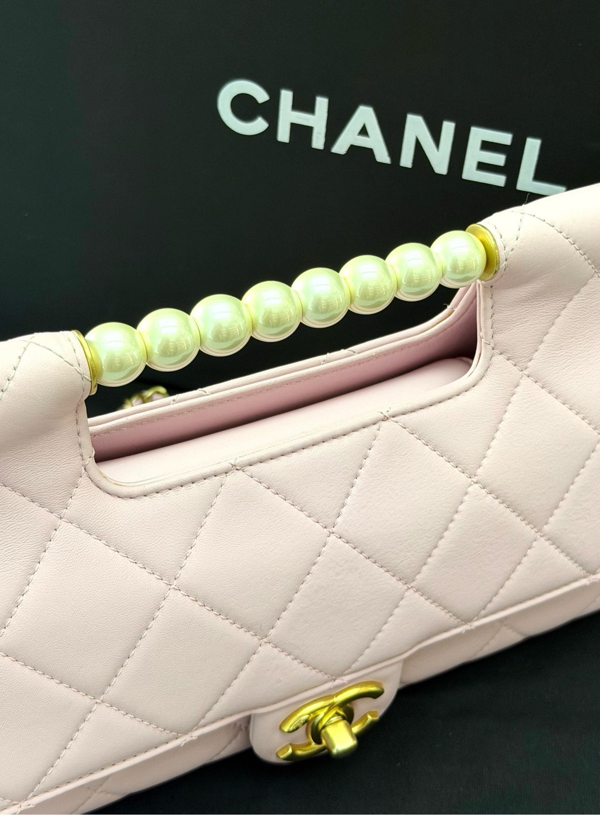 CHANEL 25S Pearl Handle Flap Bag – Sakura Pink Quilted Lambskin, Gold Hardware, Excellent Pre-Owned