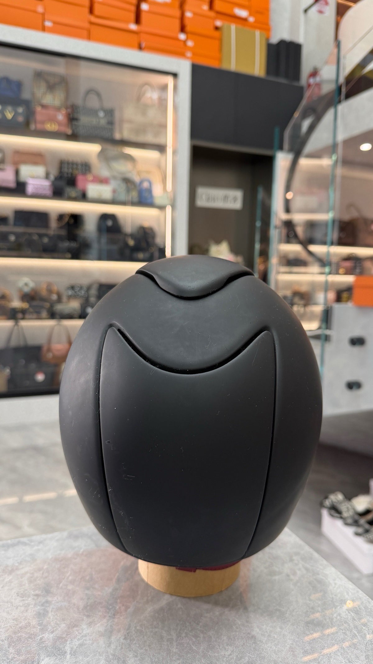 HERMÈS Riding Helmet – Matte Black Shell with Burgundy Leather Harness, Good Pre-Owned