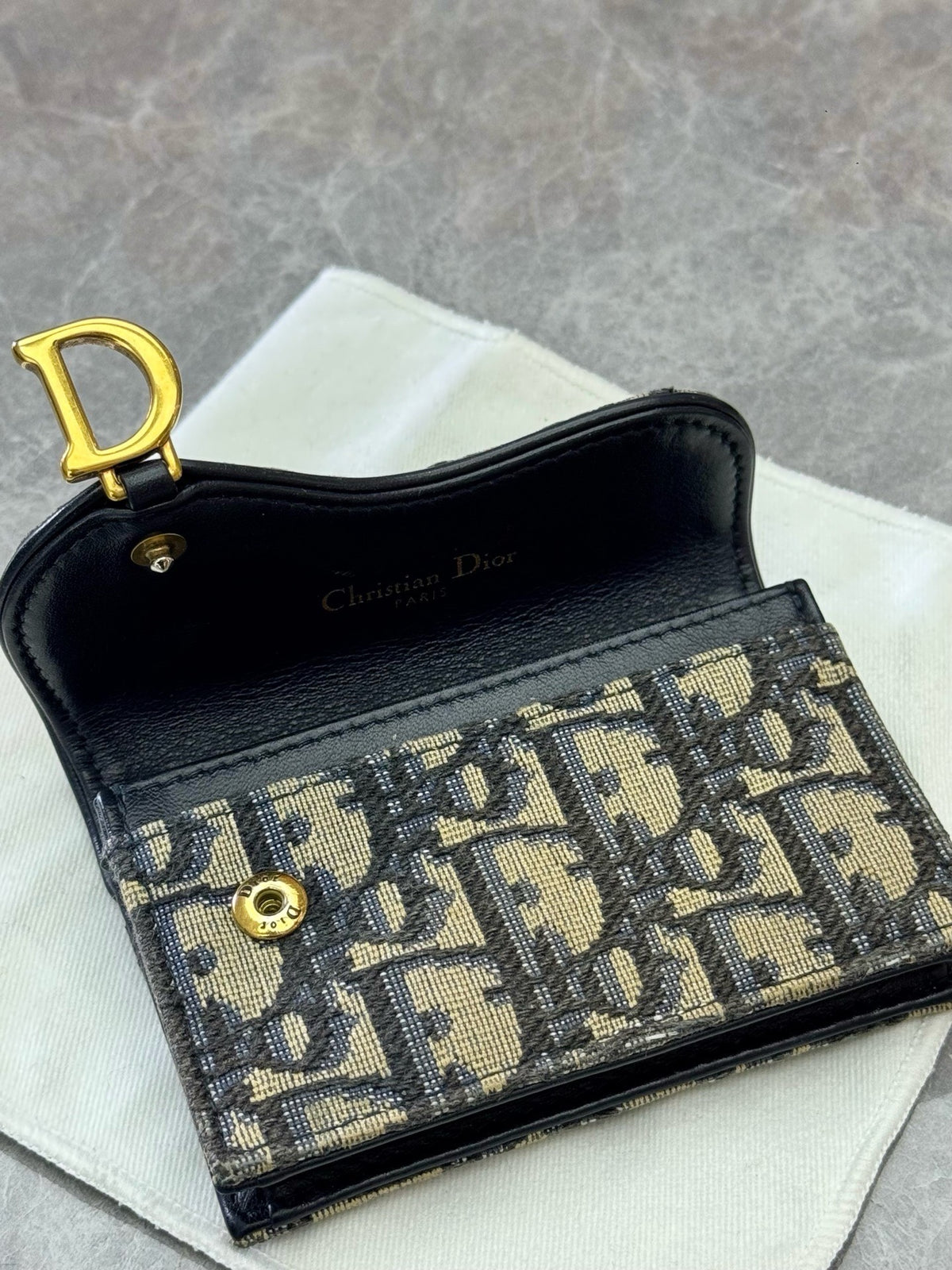 CHRISTIAN DIOR Saddle Card Holder – Beige and Black Dior Oblique Canvas, Gold D Charm, Good Pre-Owned