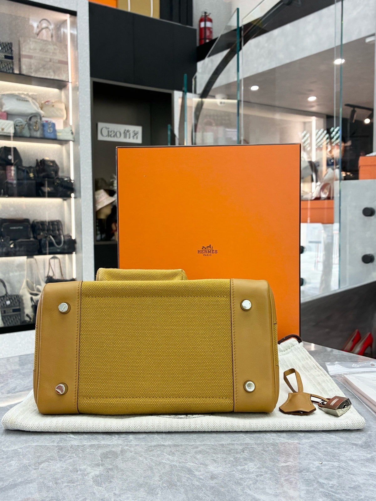 HERMÈS Birkin 25 Cargo – Sesame Toile Canvas with Sesame Leather Trim, Palladium Hardware, Z Stamp, Good Pre-Owned
