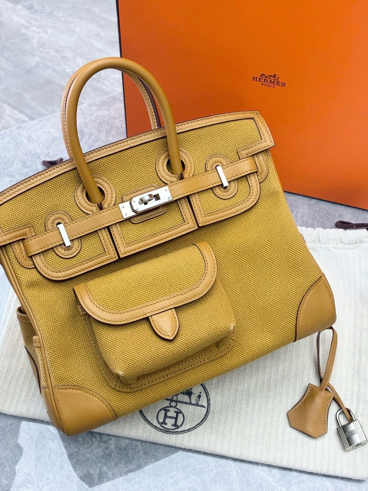 HERMÈS Birkin 25 Cargo – Sesame Toile Canvas with Sesame Leather Trim, Palladium Hardware, Z Stamp, Good Pre-Owned