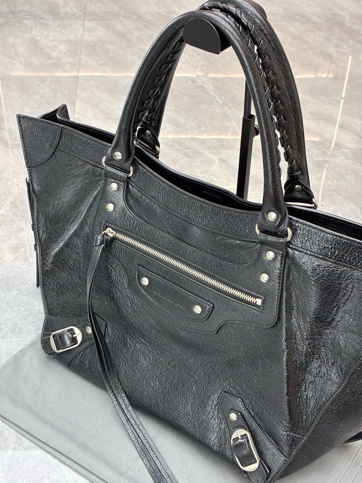 BALENCIAGA Neo Classic City – Black Textured Calfskin with Silver Hardware, Very Good Pre-Owned