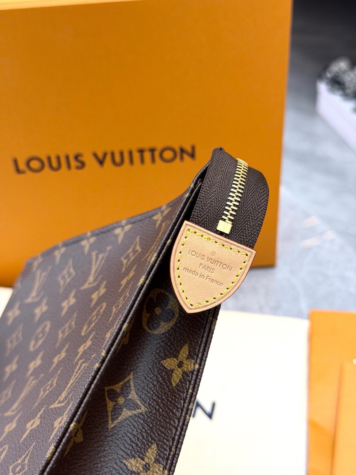 LOUIS VUITTON Toiletry Pouch 26 – Monogram Canvas with Natural Vachetta Leather, Good Pre-Owned