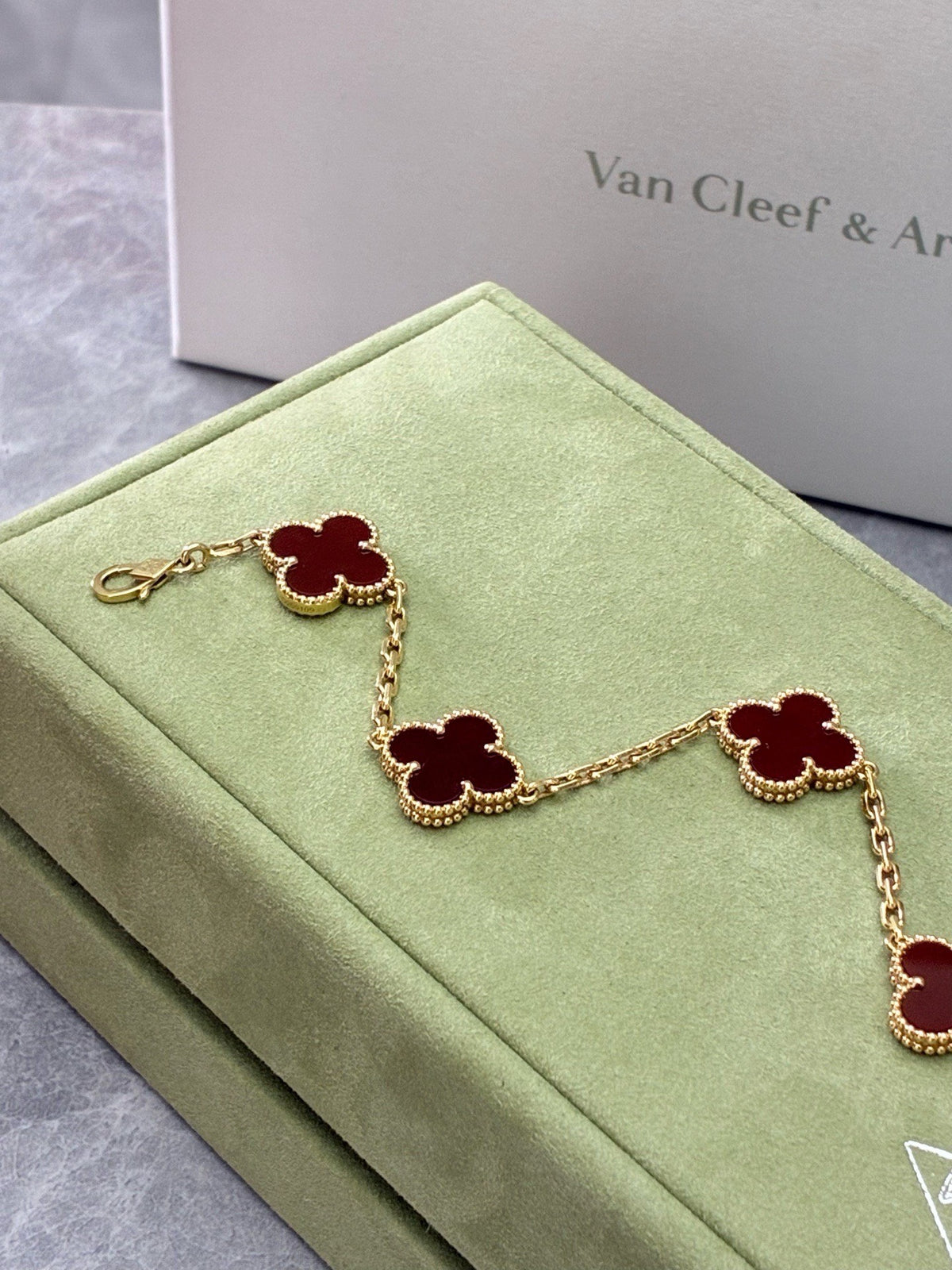 VAN CLEEF & ARPELS Vintage Alhambra Bracelet – Five Carnelian Motifs, 18K Yellow Gold, 2022 Warranty Card, Very Good Pre-Owned