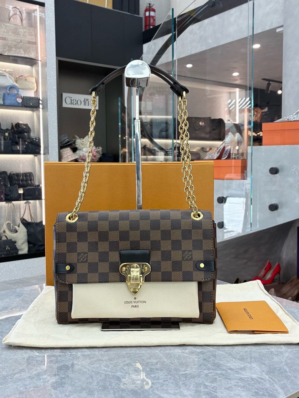 LOUIS VUITTON Vavin PM – Damier Ebene, Gold Chain, Pre-Owned