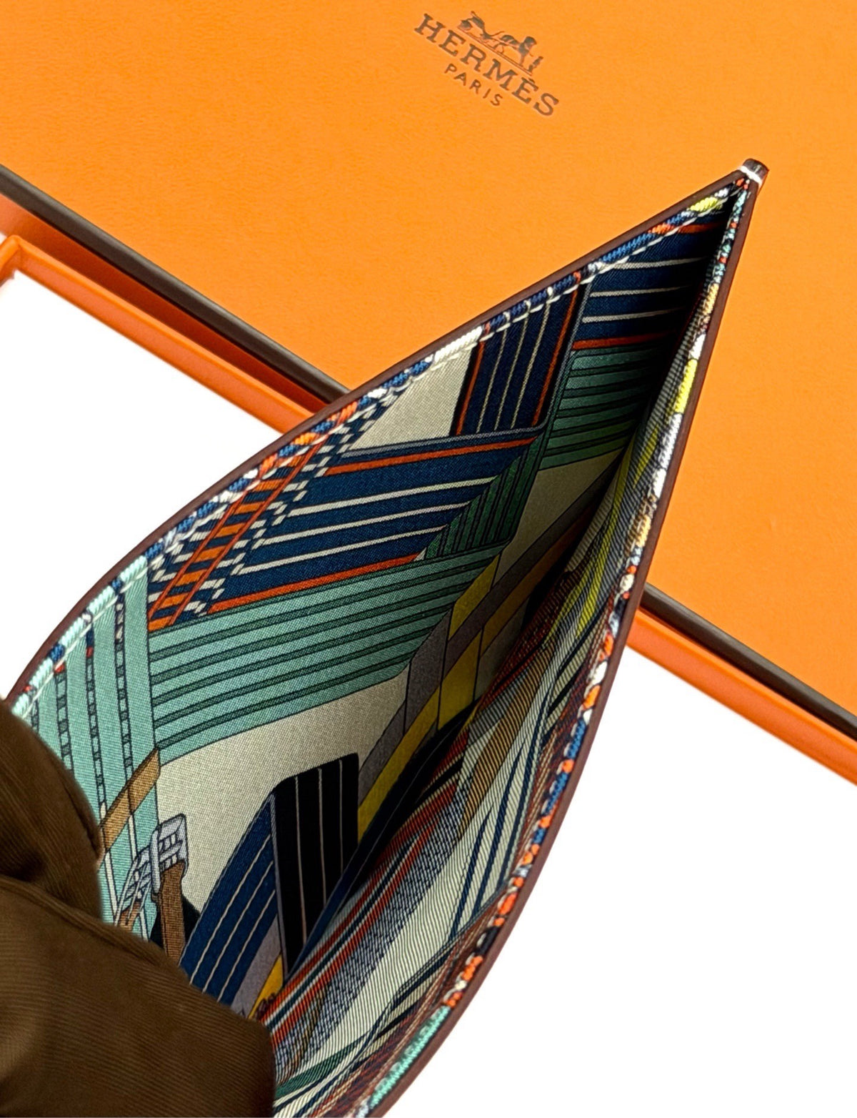HERMÈS Mid-Autumn 2026 Limited Edition Leather Wallet – Orange Calfskin with Embroidered Jade Rabbit, Brand New