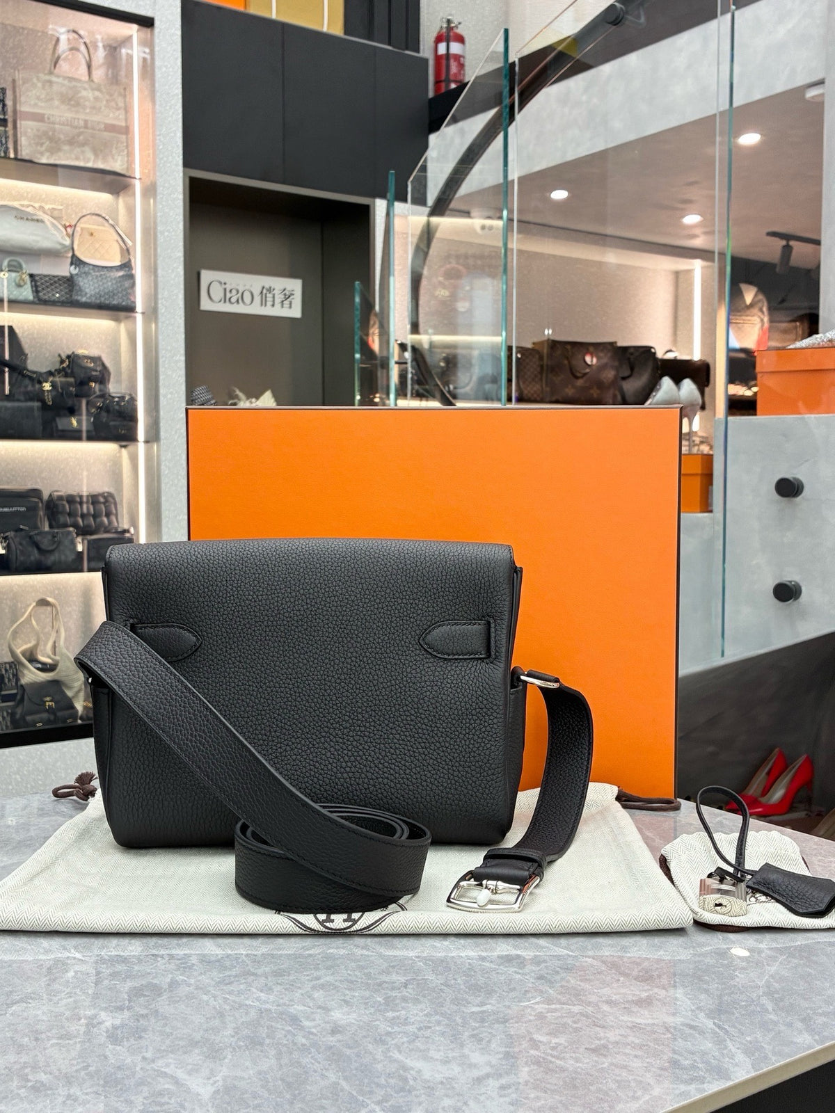 HERMÈS Kelly Messenger – Black Togo Leather, Palladium Hardware, G Stamp, Brand New