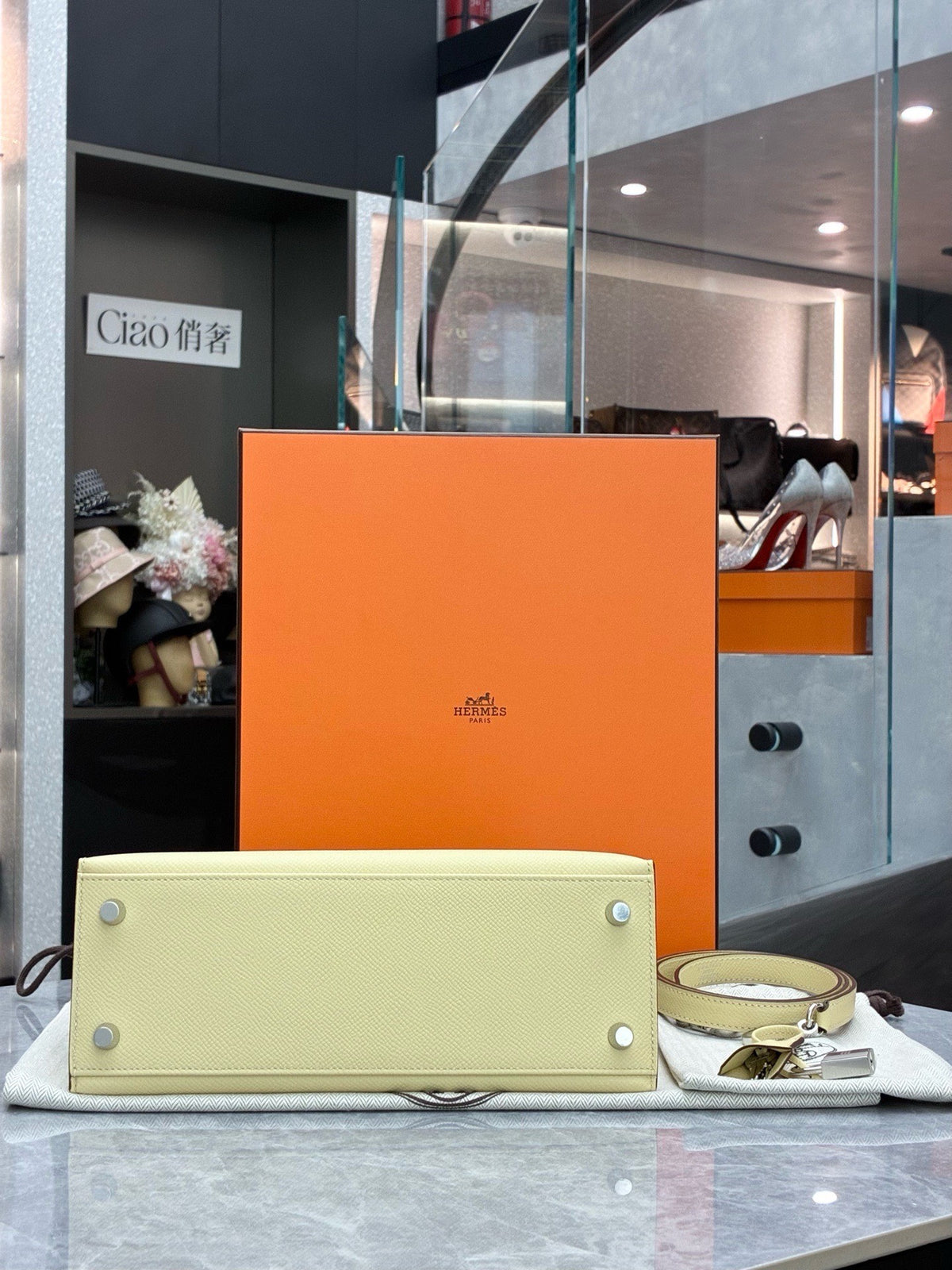 HERMÈS Kelly 25 Sellier – Vanilla Y1 Epsom Leather, Palladium Hardware, G Stamp, Brand New