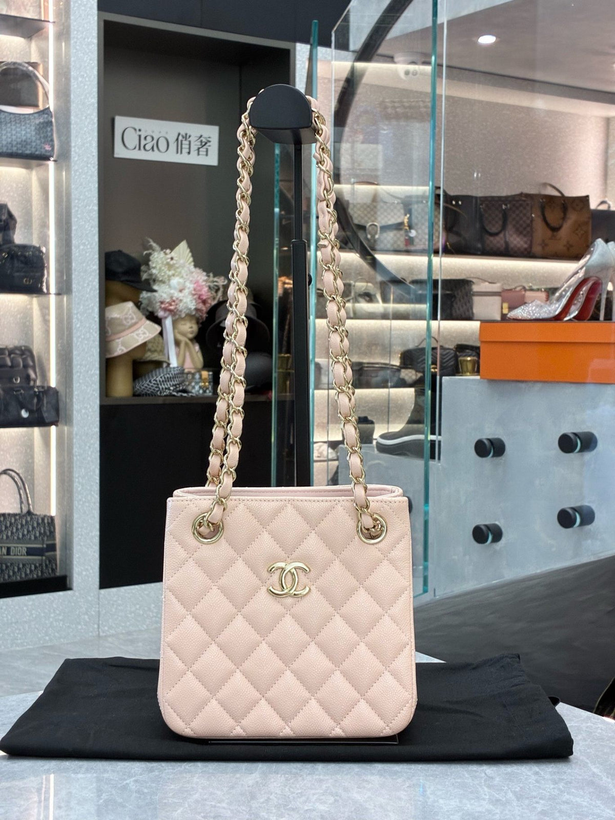 CHANEL 23K Mini Tote – Sakura Pink Caviar Calfskin, Light Gold Hardware, Excellent Pre-Owned