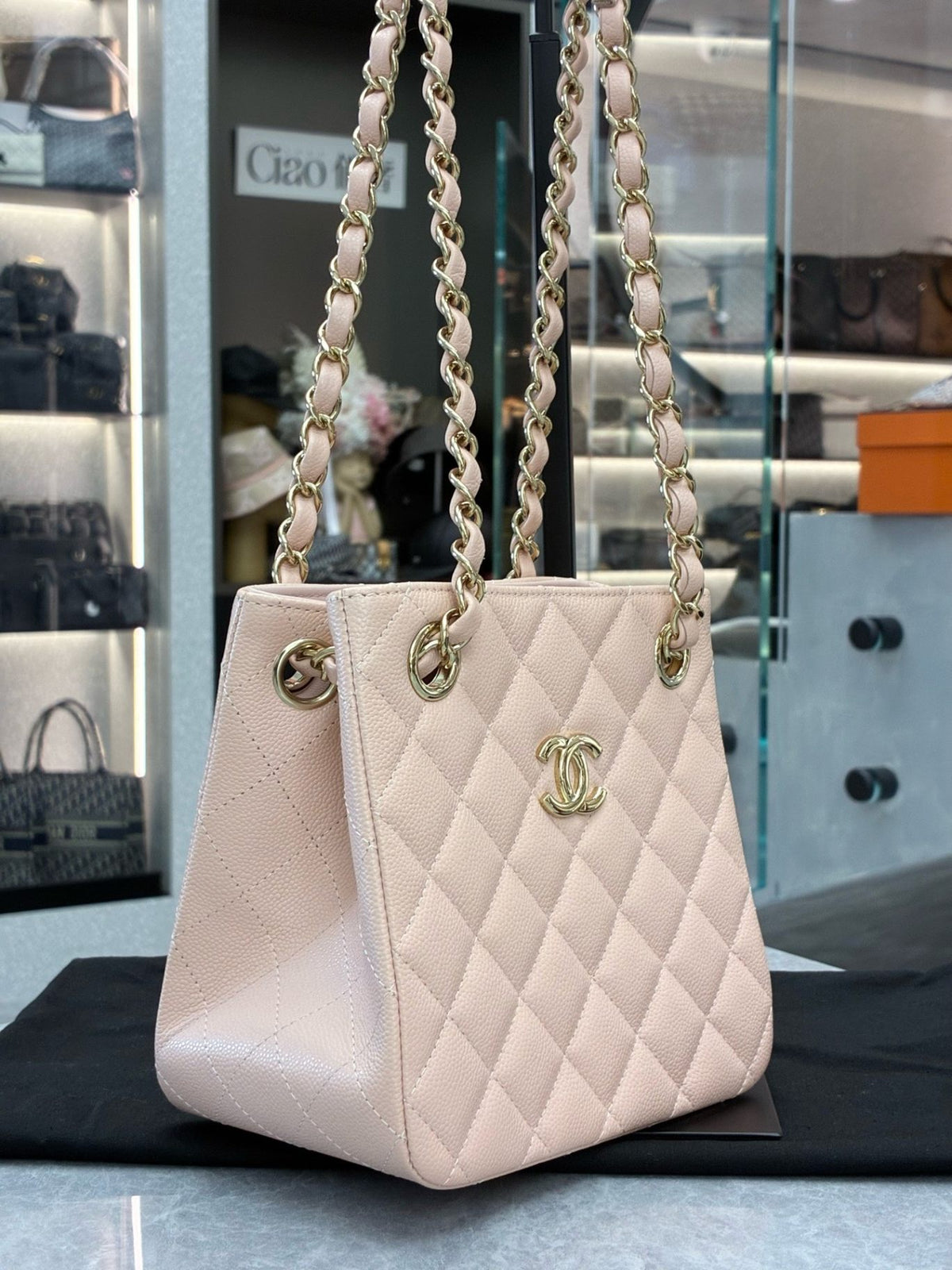CHANEL 23K Mini Tote – Sakura Pink Caviar Calfskin, Light Gold Hardware, Excellent Pre-Owned