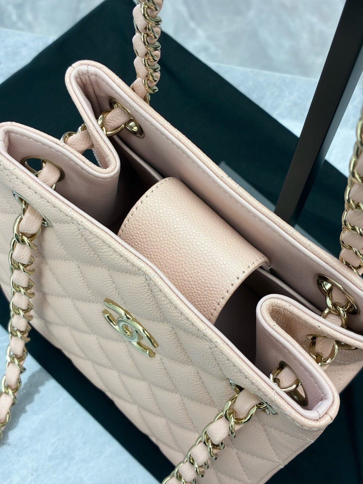 CHANEL 23K Mini Tote – Sakura Pink Caviar Calfskin, Light Gold Hardware, Excellent Pre-Owned