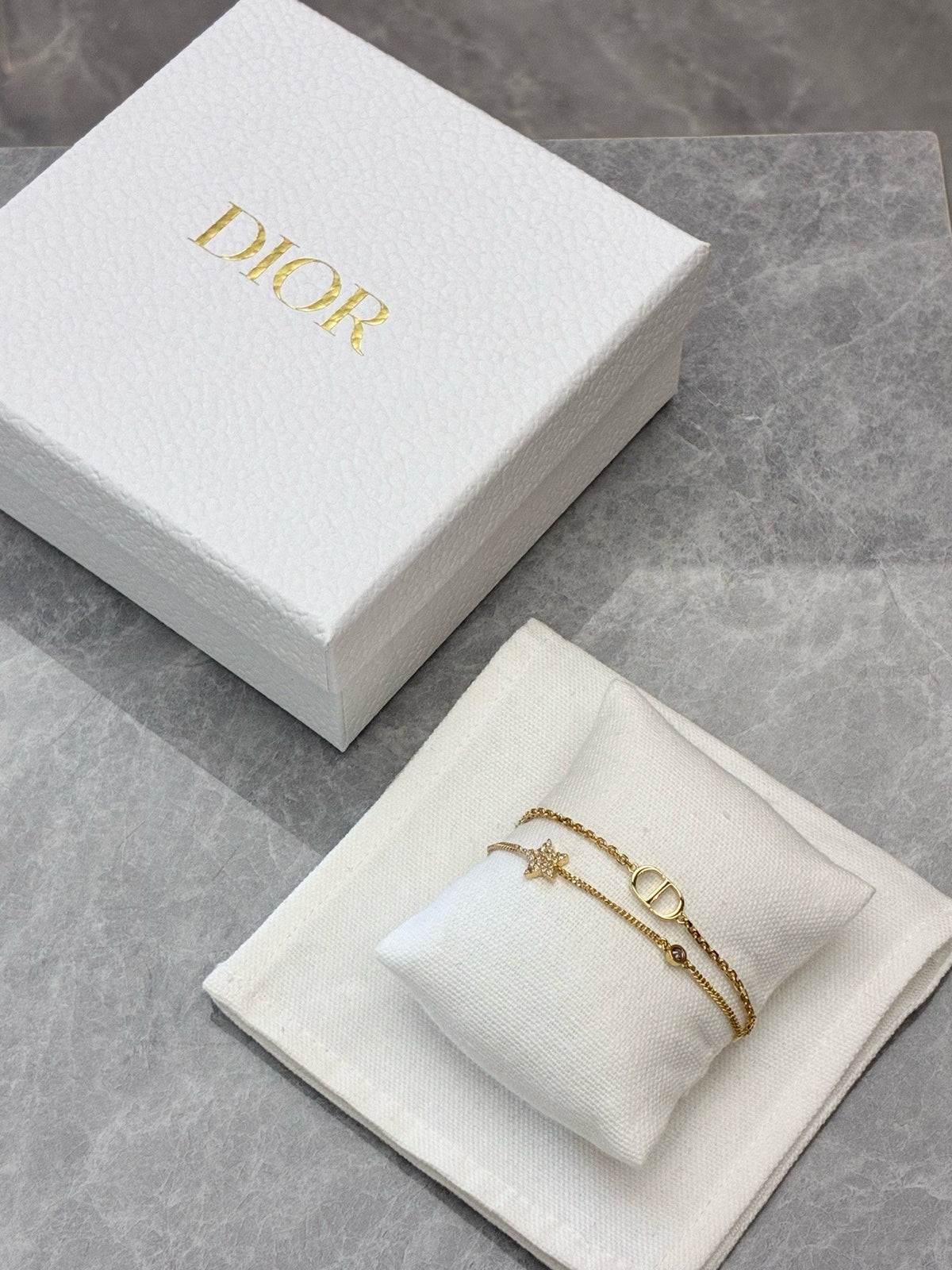 CHRISTIAN DIOR Double-Layer Star Bracelet – Gold-Tone Chain with CD Logo and Crystal Star Charm, Brand New