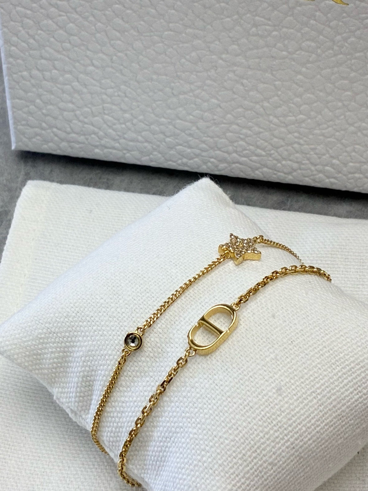 CHRISTIAN DIOR Double-Layer Star Bracelet – Gold-Tone Chain with CD Logo and Crystal Star Charm, Brand New