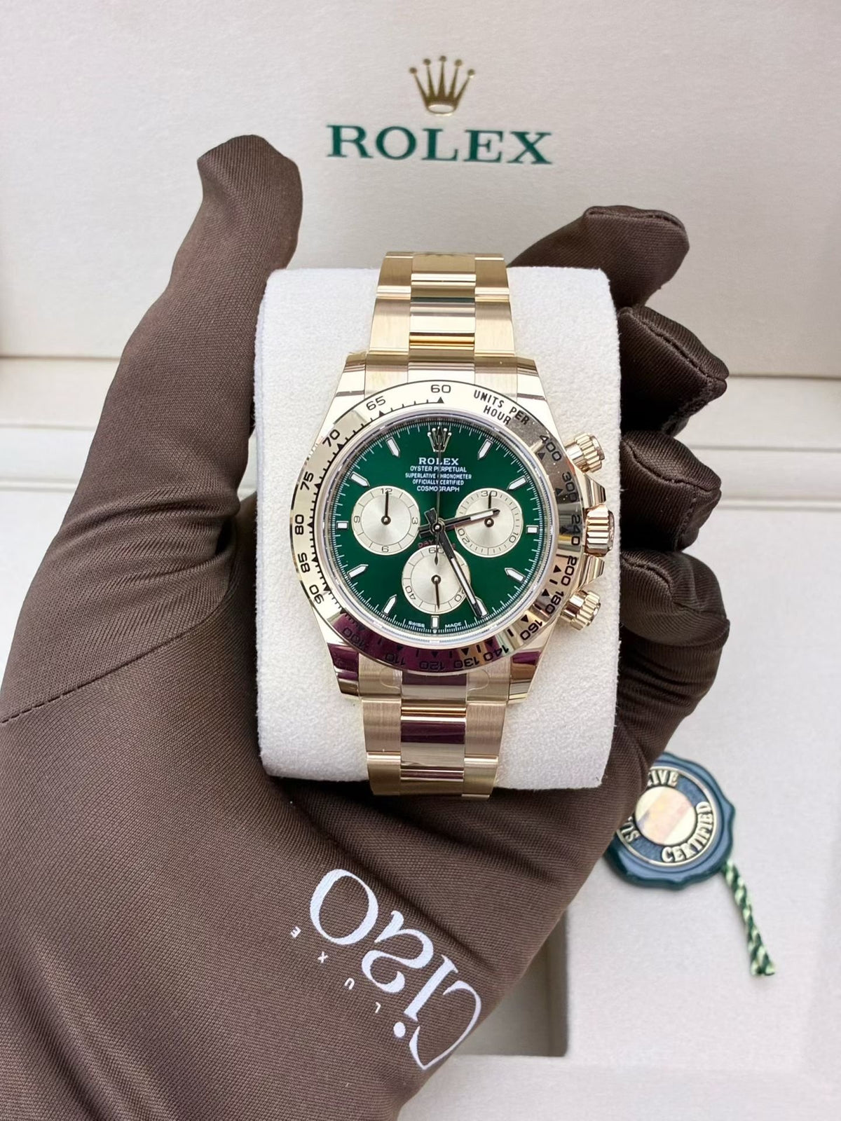 ROLEX Cosmograph Daytona – 18K Yellow Gold with Green Dial and Gold Counters, Reference 126508-0008, Brand New