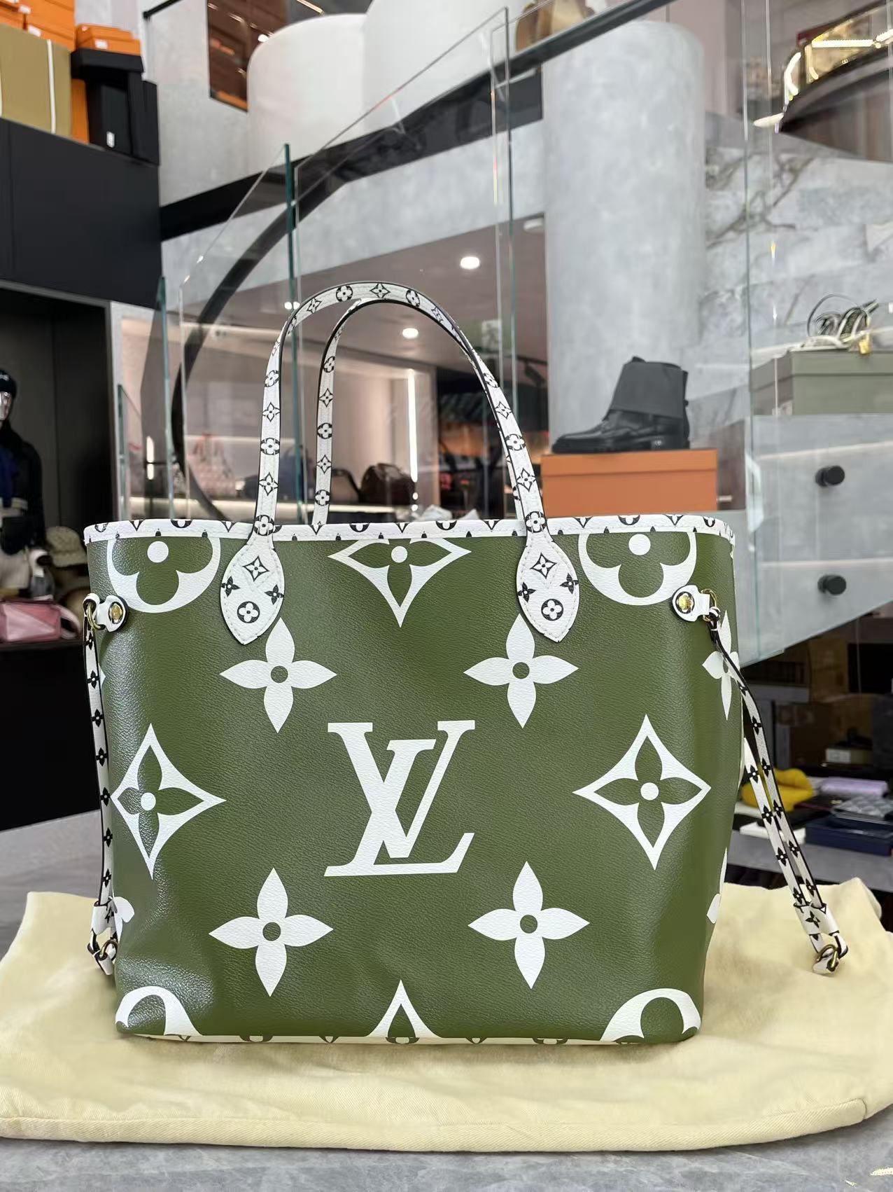 Louis Vuitton Neverfull MM Monogram Empreinte Spring Double side Green