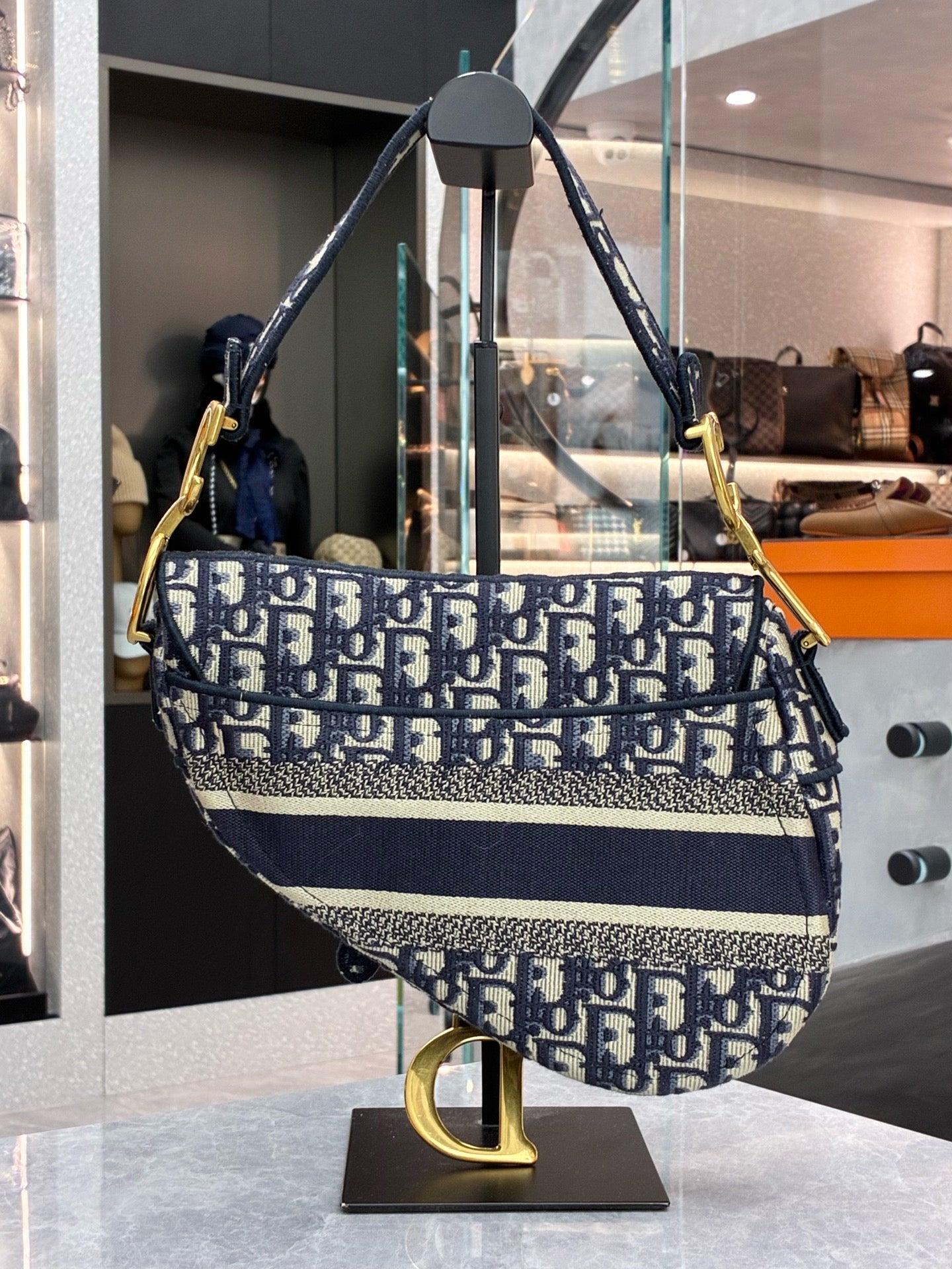 Dior Medium Saddle Bag in blue and ecru Oblique embroidery – back view