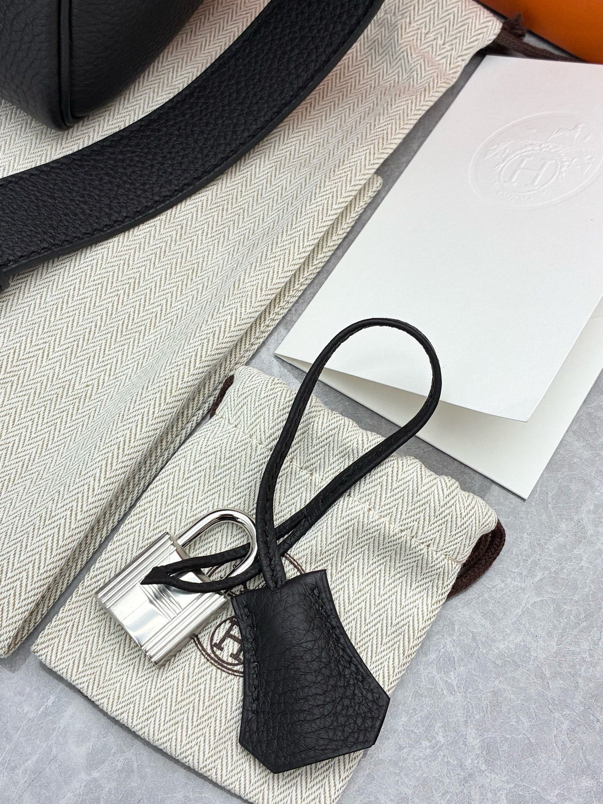 HERMÈS Kelly Messenger – Black Togo Leather, Palladium Hardware, G Stamp, Brand New