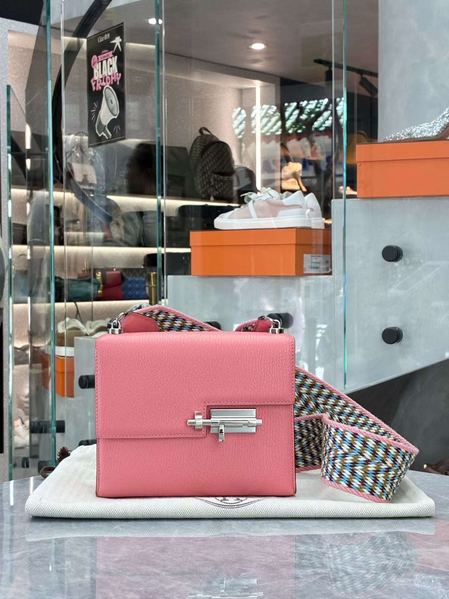 Hermès Verrou 17 Summer Limited Runway Edition Y stamp with exclusive woven wide strap