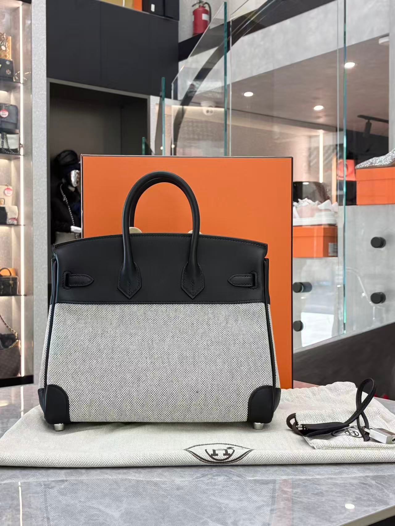 HERMÈS Birkin 25 Panda black leather and Toile canvas rear view