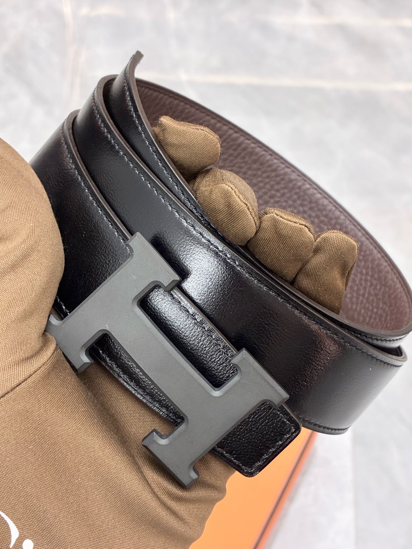 Hermès reversible black and brown leather H buckle belt