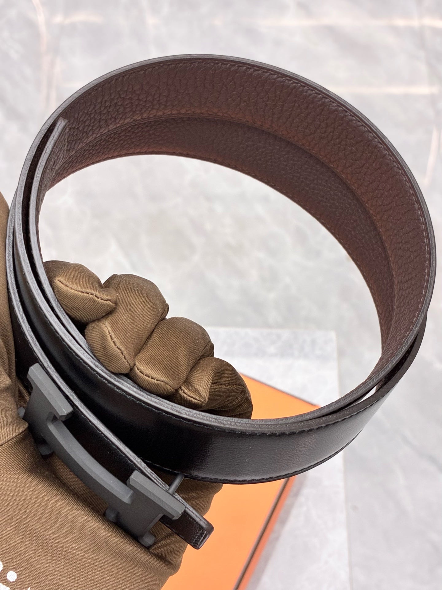 Hermès reversible black and brown leather H buckle belt with original box