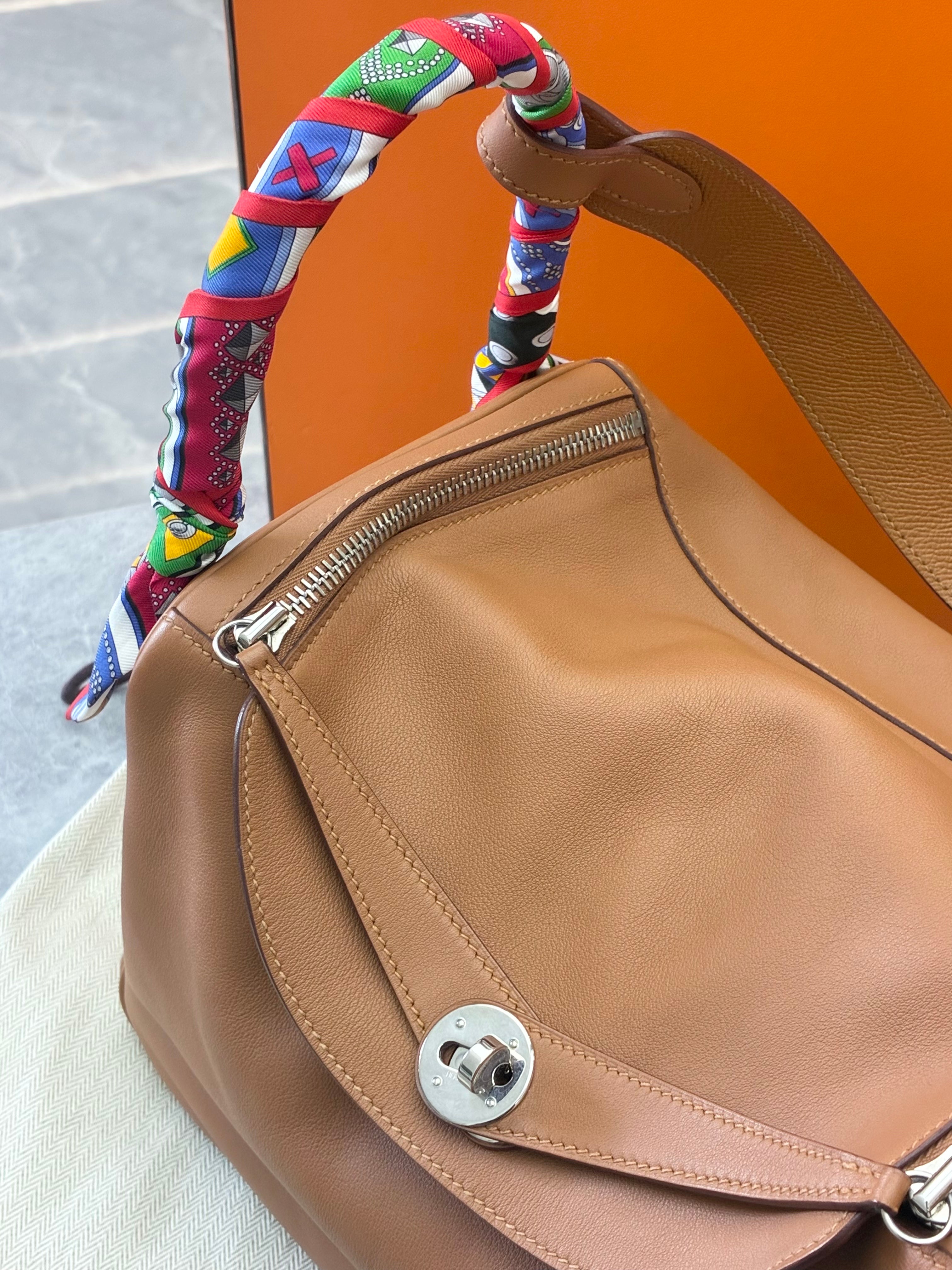 Hermès Lindy 30 Gold Swift leather zip and closure detail