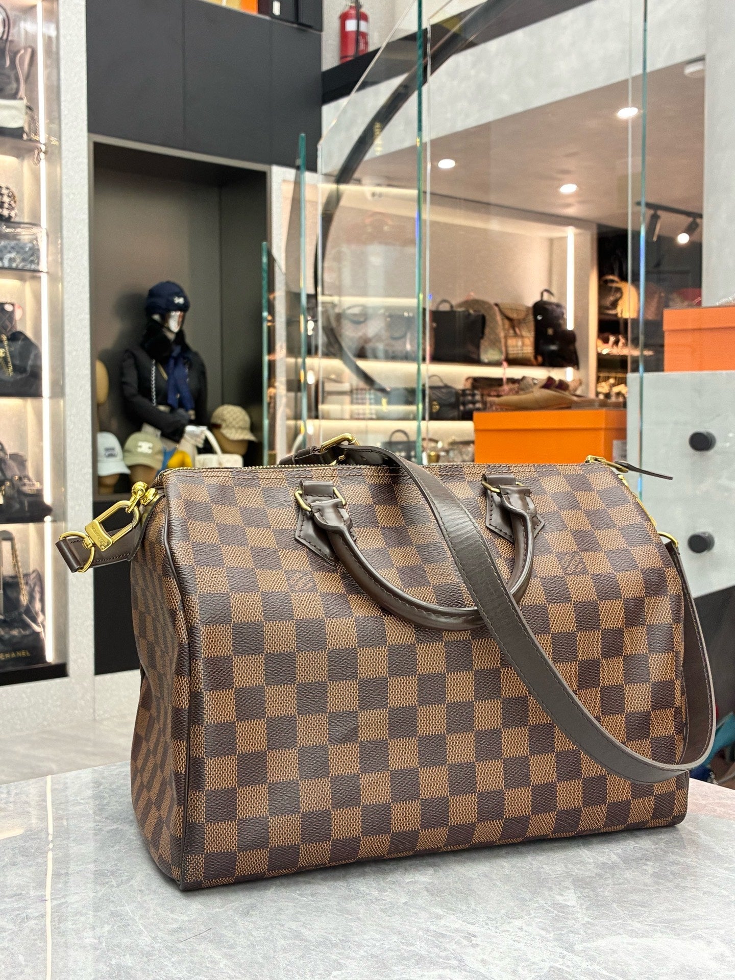 Louis Vuitton Speedy 25 Damier Ebene handbag with owner-added original shoulder strap