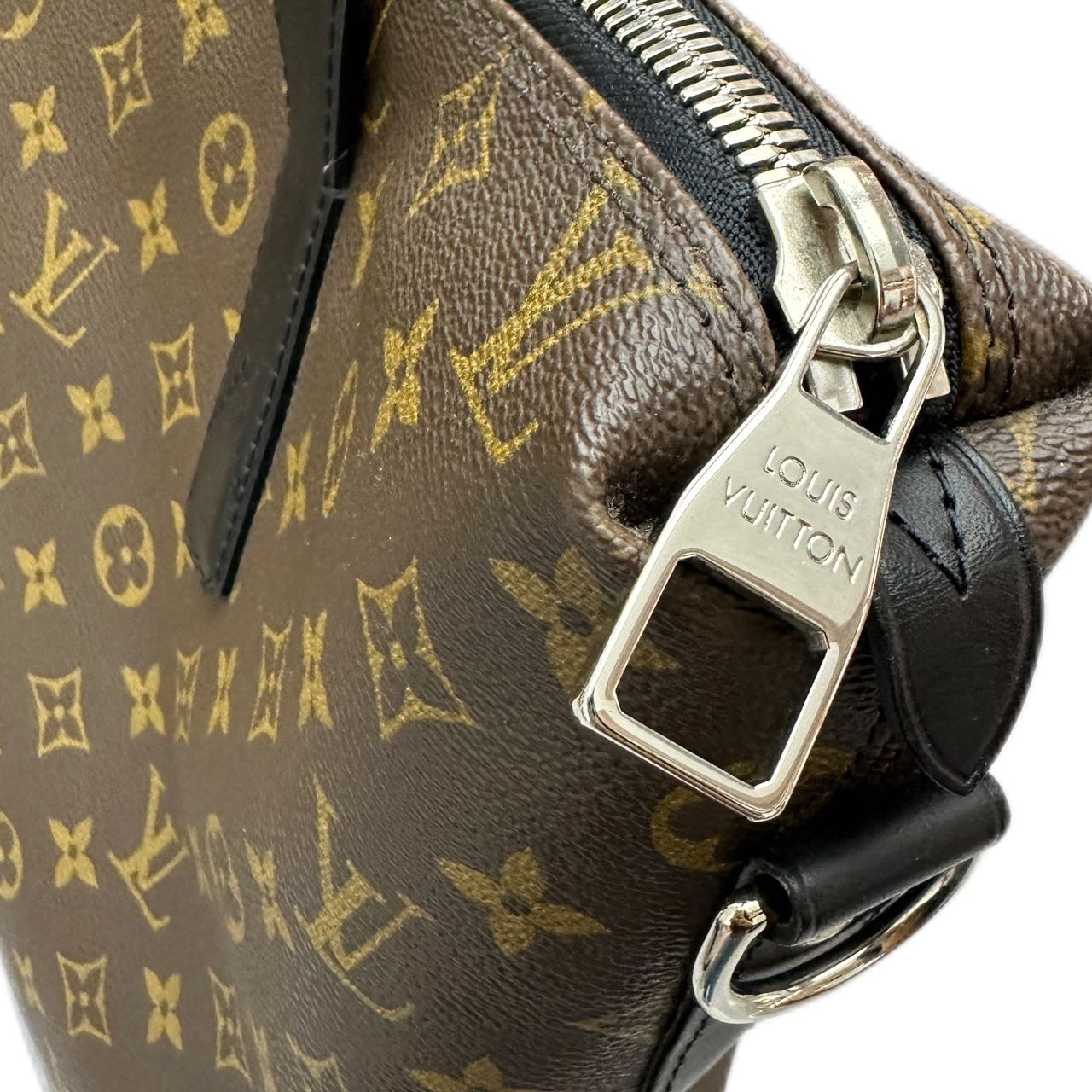 LOUIS VUITTON Monogram Macassar Davis Tote (Monogram and Black)